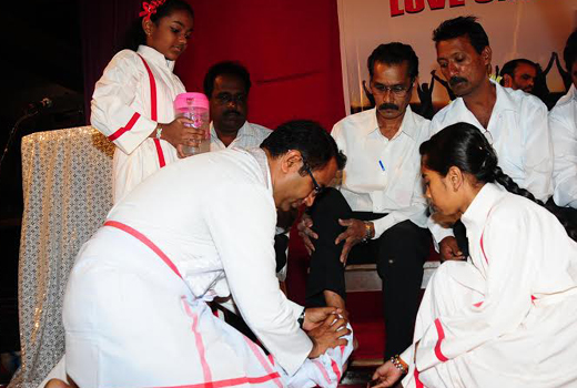 Christians mark Maundy Thursday in twin districts in solemnity 1